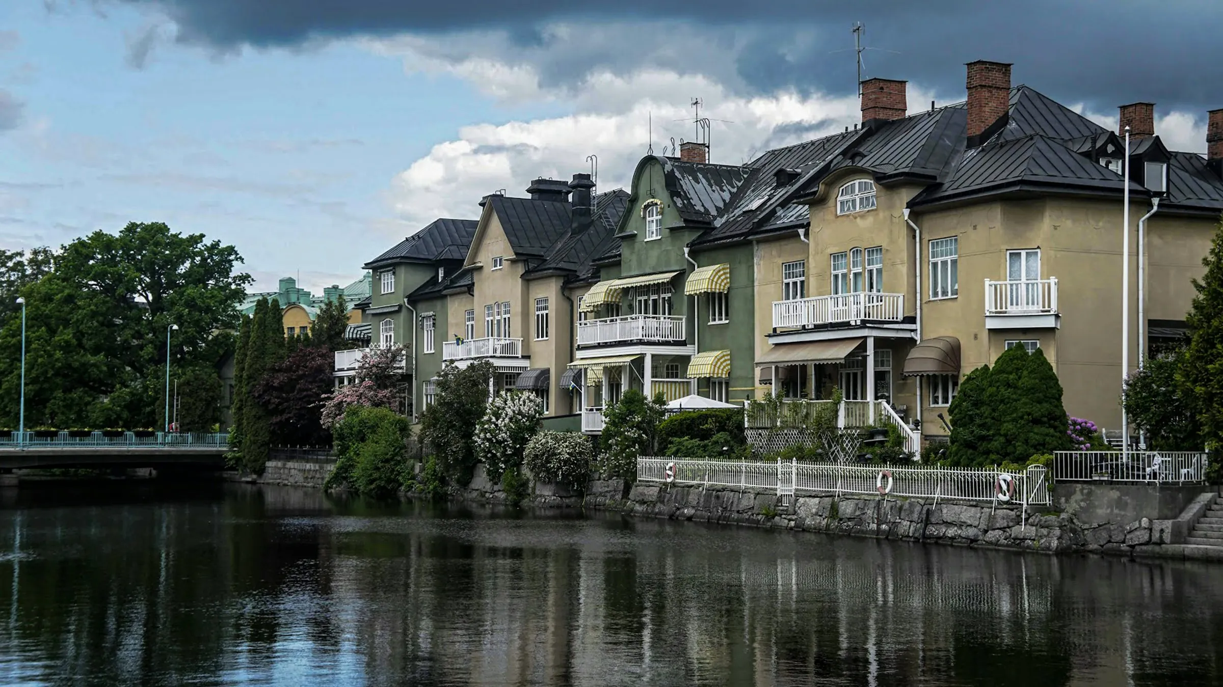 Bostadshus längs Svartån i Örebro